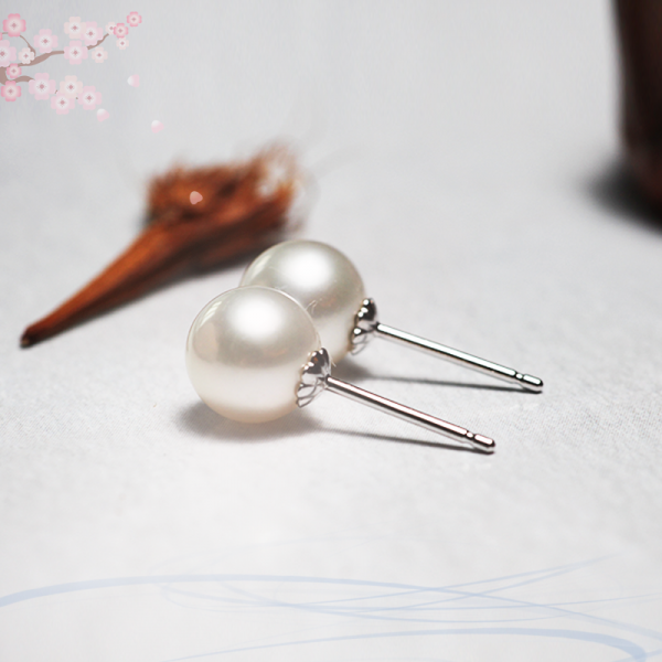 7.0-7.5mm White Freshwater Pearl Earring